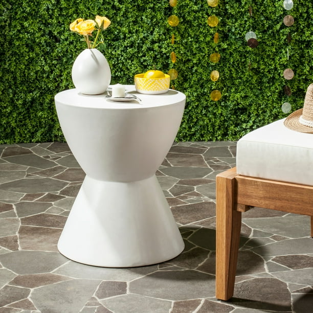 Safavieh Athena Outdoor Modern Concrete Round Accent Table Ivory