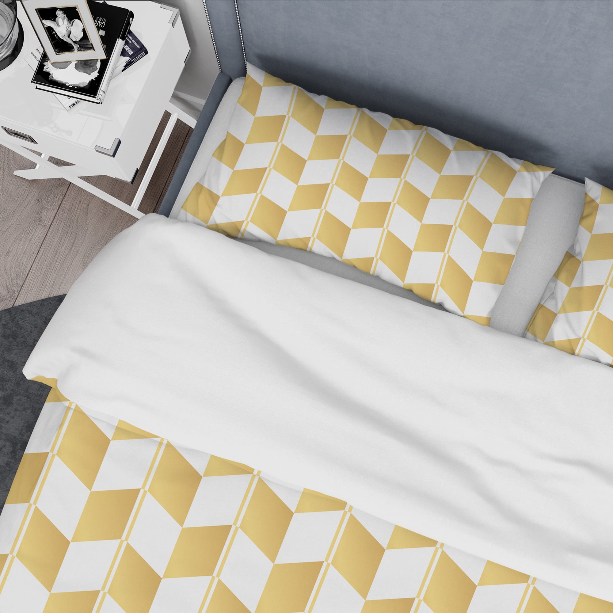 Designart 'Gold And White Geometric Pattern I' Mid-Century Modern Duvet Cover Set