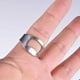 thumbnail image 4 of Anillo abridor de cerveza creativo, abridor de botellas de cerveza, barra de acero inoxidable, herramienta de cerveza, abridor de botellas portátil con anillo para dedo, 1 Uds., 4 of 5