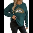 thumbnail image 1 of Suéter de Cuello Redondo Personalizado con Estampado de Leopardo y Labios Bordados para Mujer Verde Oscuro M, 1 of 8
