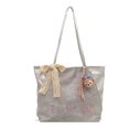 thumbnail image 5 of Bolso de mujer con axila nueva tendencia de primavera y verano 2025, nicho de estilo occidental, bufanda de seda, moda de un solo hombro, bolso grande de gran capacidad, bolso de ocio, 5 of 5