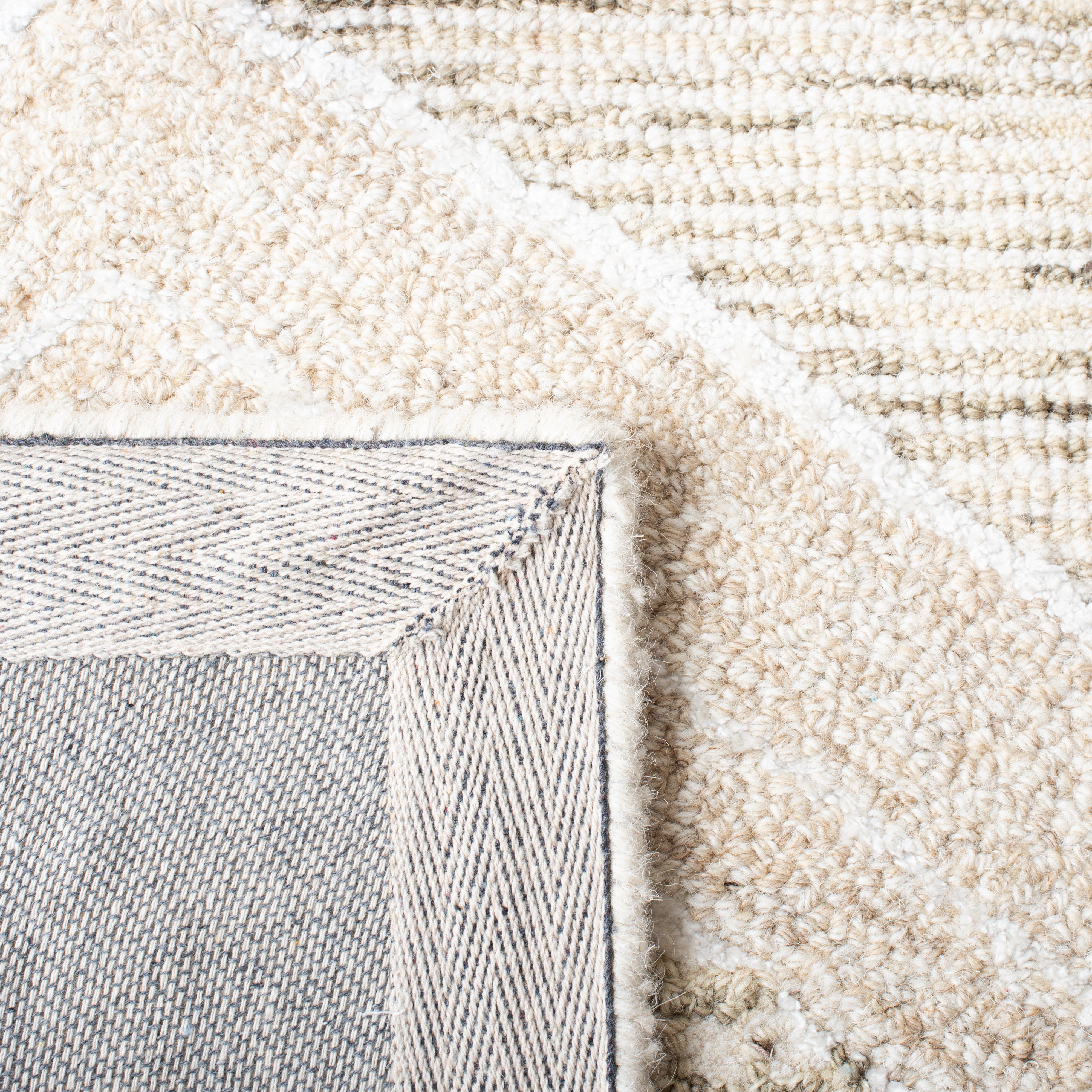 SAFAVIEH Casablanca Bradach Diamond Area Rug, Gold/Sage, 6' x 6' Square