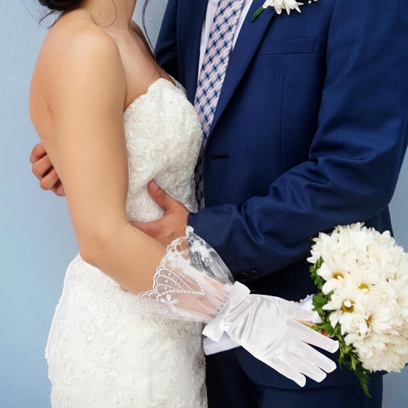 COMPUKAS Elegant White Lace Wedding Gloves Satin Material for Bridal Tea Party and Formal Occasion