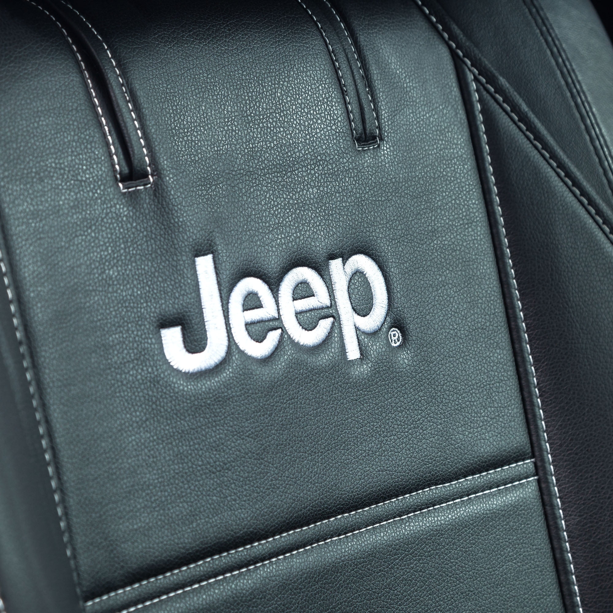 Plasticolor Jeep Deluxe Black Vinyl Universal Fit Automotive Seat Cover, 1 Pack