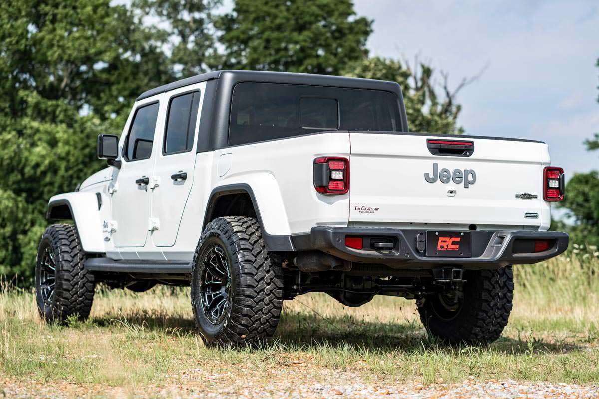 Rough Country 2.5" Leveling Kit for 2020-2023 Jeep Gladiator JT 4WD - 64830B