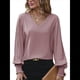 thumbnail image 1 of Camisa Informal Sencilla de Larga con Cuello en V para Mujer, Color Liso, Plisada, con Mangas Farol Rosa M, 1 of 9