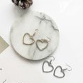 thumbnail image 3 of Pendientes colgantes de corazón hueco Yashi dorado y plateado para mujer, 3 of 5