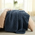 Bedsure King Quilt Set Lightweight Summer Quilt Navy Bedding Coverlets for All Seasons