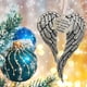 thumbnail image 3 of Fiudx Colgante Familiar Navideño, Decoración Conmemorativa, Elegante Diseño de Cinta, Regalo de Recuerdo para Seres Queridos, Adorno Navideño, Decoración para Árbol de Navidad, Colgante de Aleación,, 3 of 5