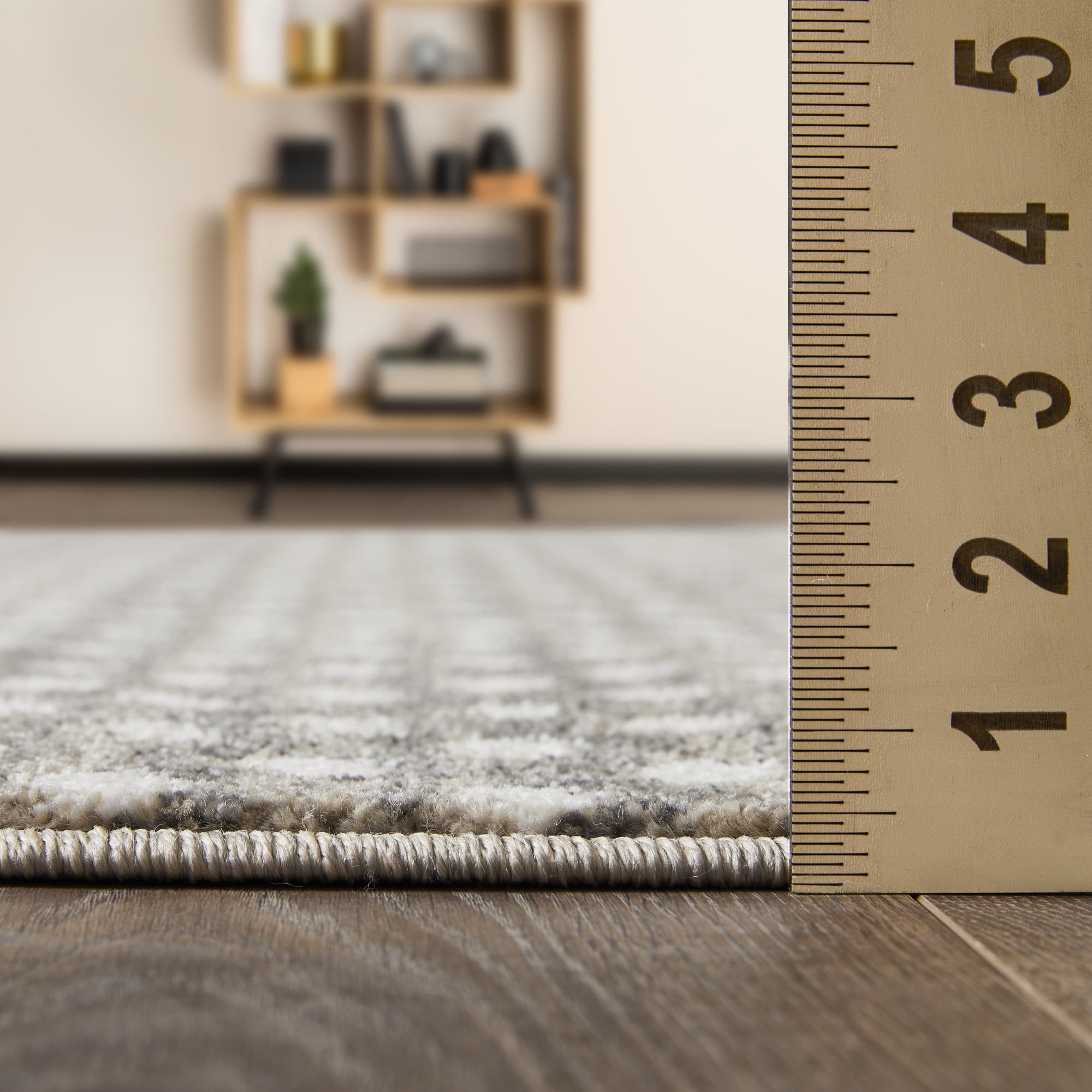 Loomaknoti Ohanzah Osinda 5' x 7' Beige Geometric Indoor Polypropylene Area Rug