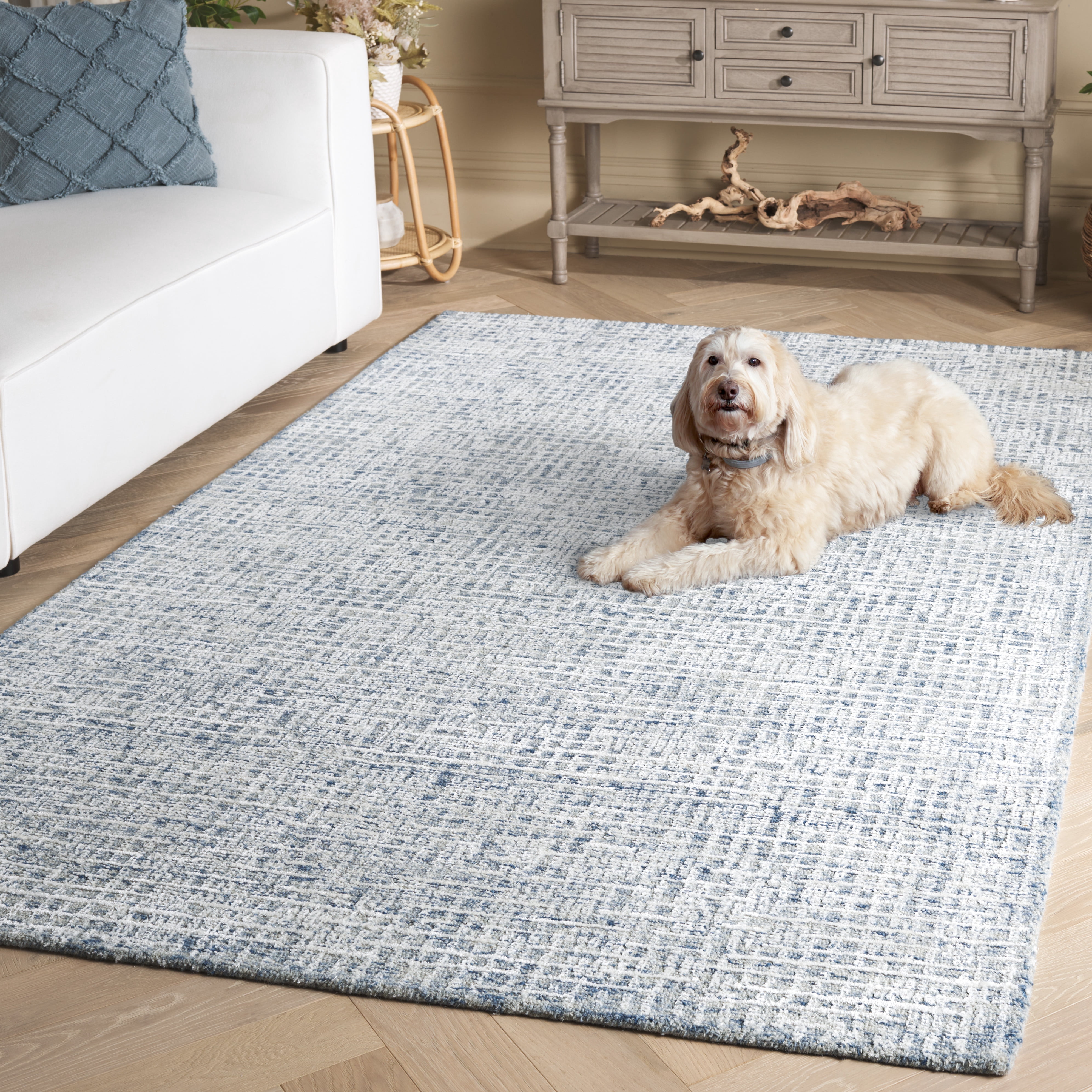 SAFAVIEH Glamour Ida Abstract Area Rug, Blue/Ivory, 4' x 6'
