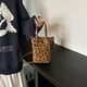 thumbnail image 5 of Bolso Mano Hombro Mujer Ante Correa Ajustable para Viajes, 5 of 8