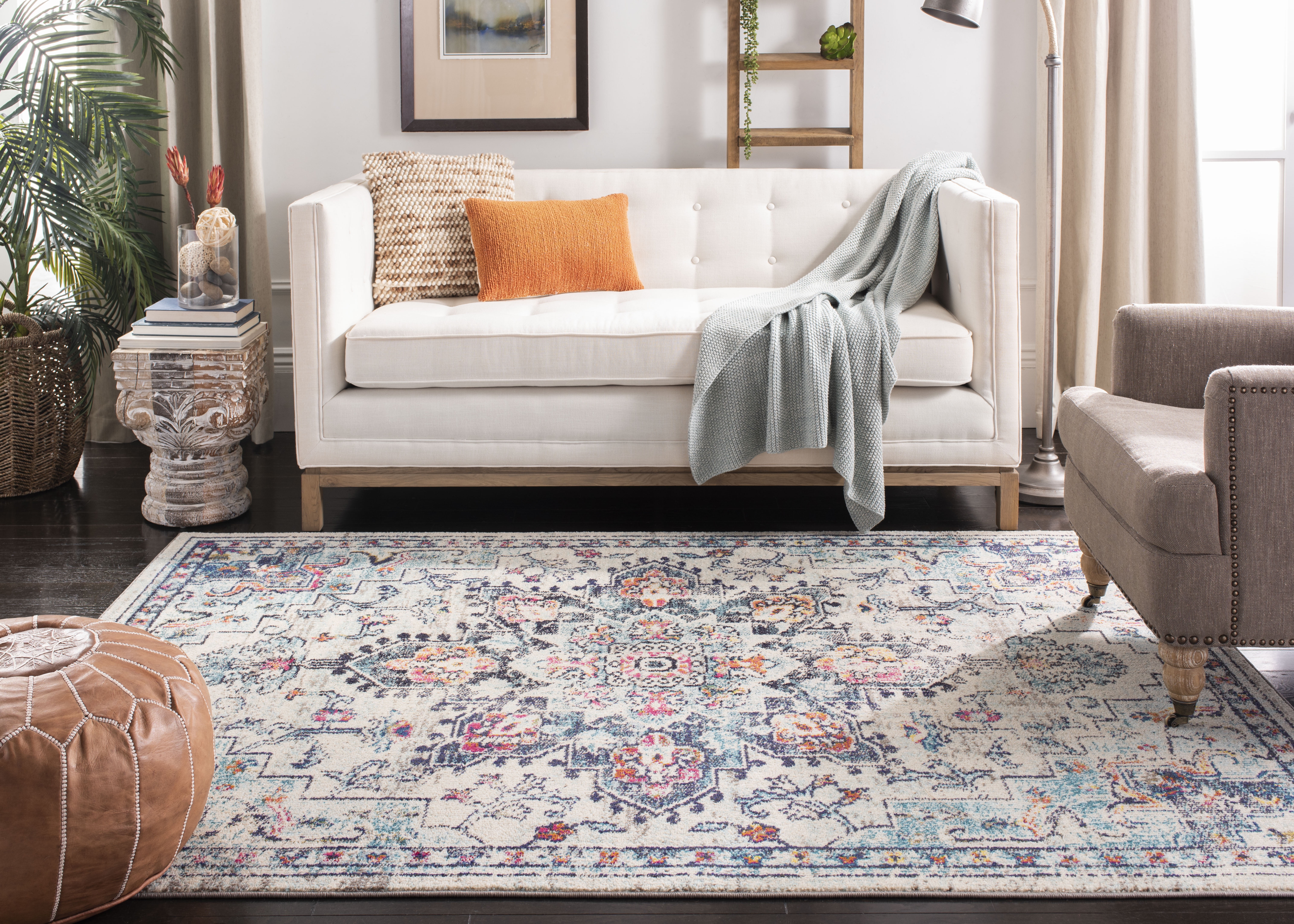 SAFAVIEH Madison Dalia Oriental Area Rug, Cream/Blue, 5'3" x 7'6"