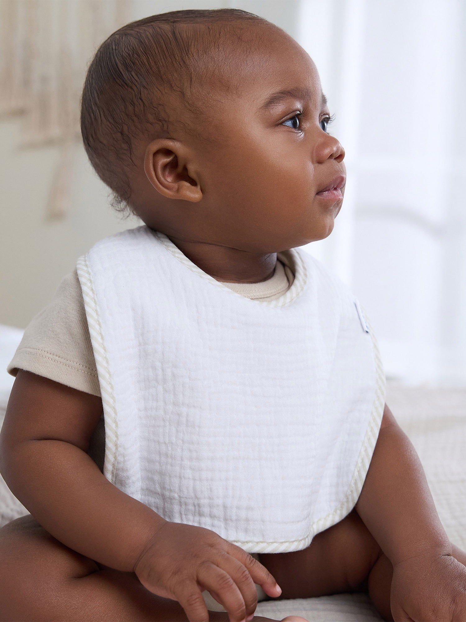 (4 pack) Gerber Baby Boys or Girls White Muslin  Bibs, 2-Pack, One Size