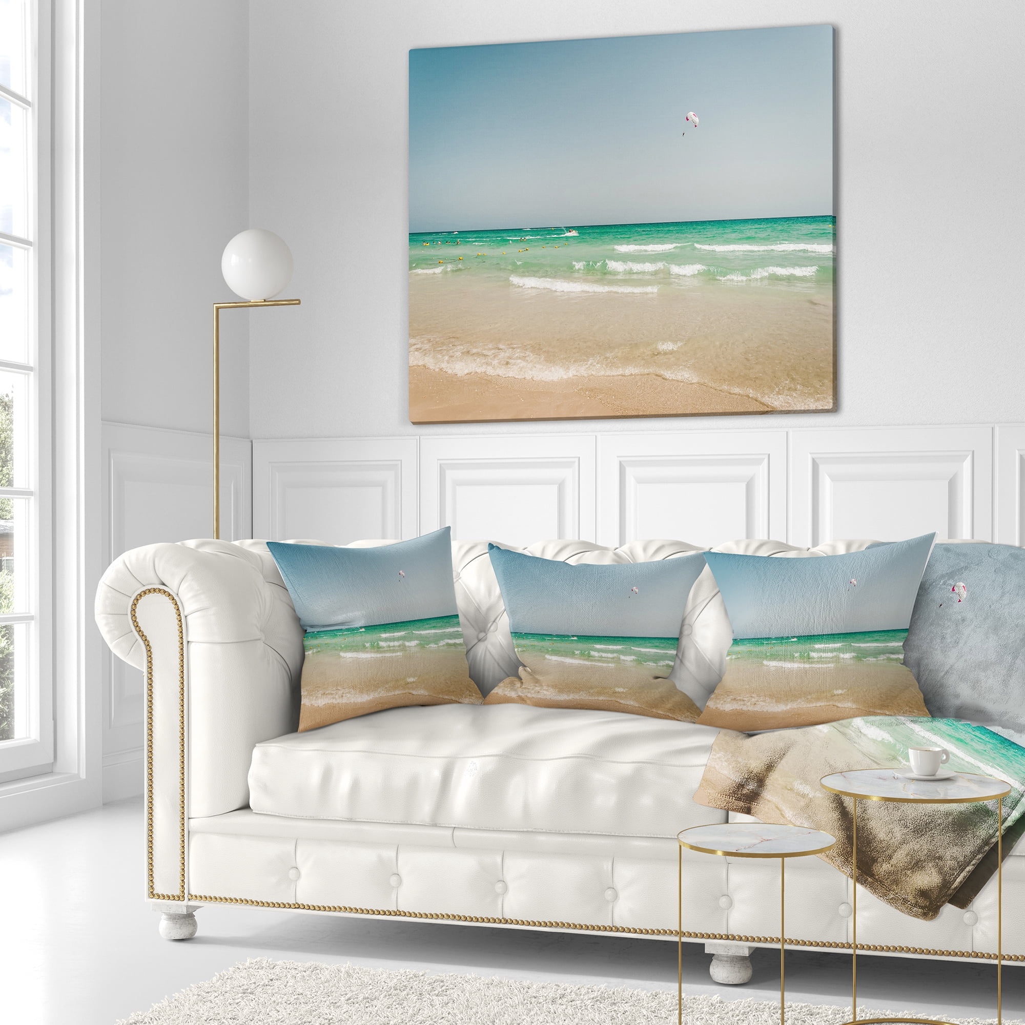 Designart Parasailing in Summer in Africa - Seashore Throw Pillow - 16x16