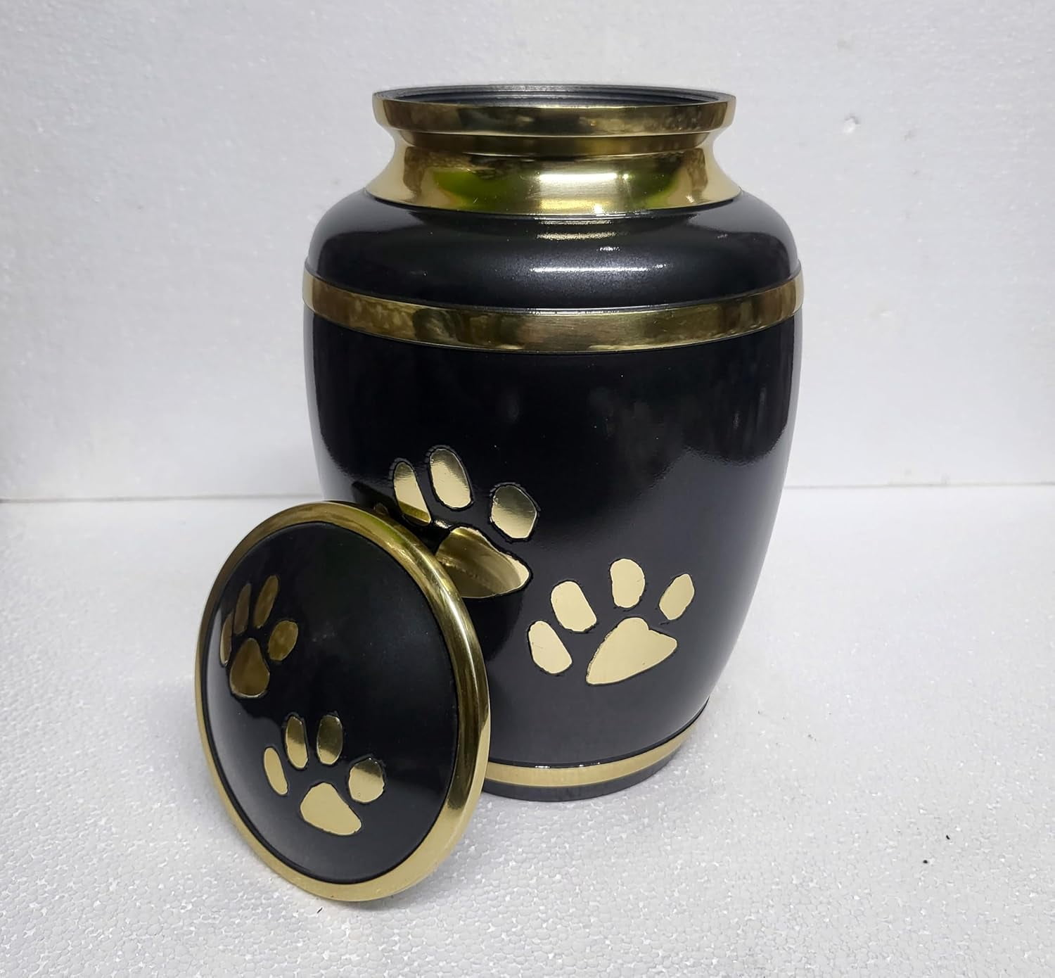 Black Elegant Pet Keepsake Cremation Urn – 8-Inch Memorial Urn with Velvet Bag for Cherished Remembrance