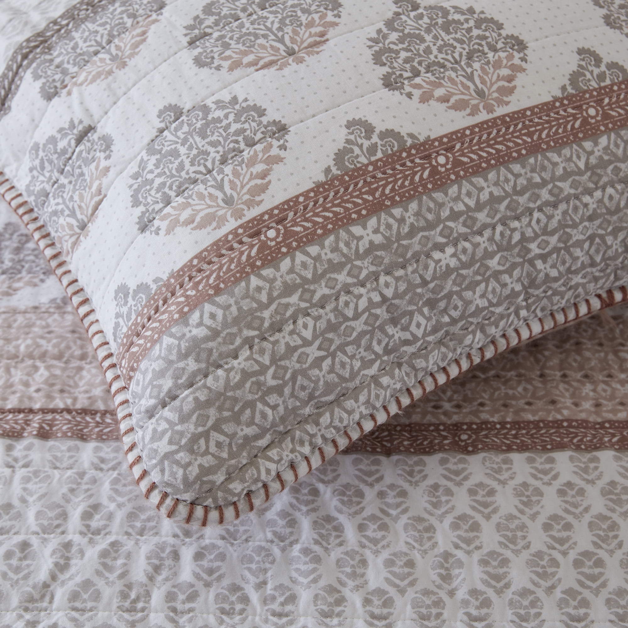 King Cal King 100% Cotton Quilt Set with Medallion Block-Print Design, 2" Channel Quilting, Lightweight All-Season Bedspread with Blanket Stitch, Prewashed for Softness