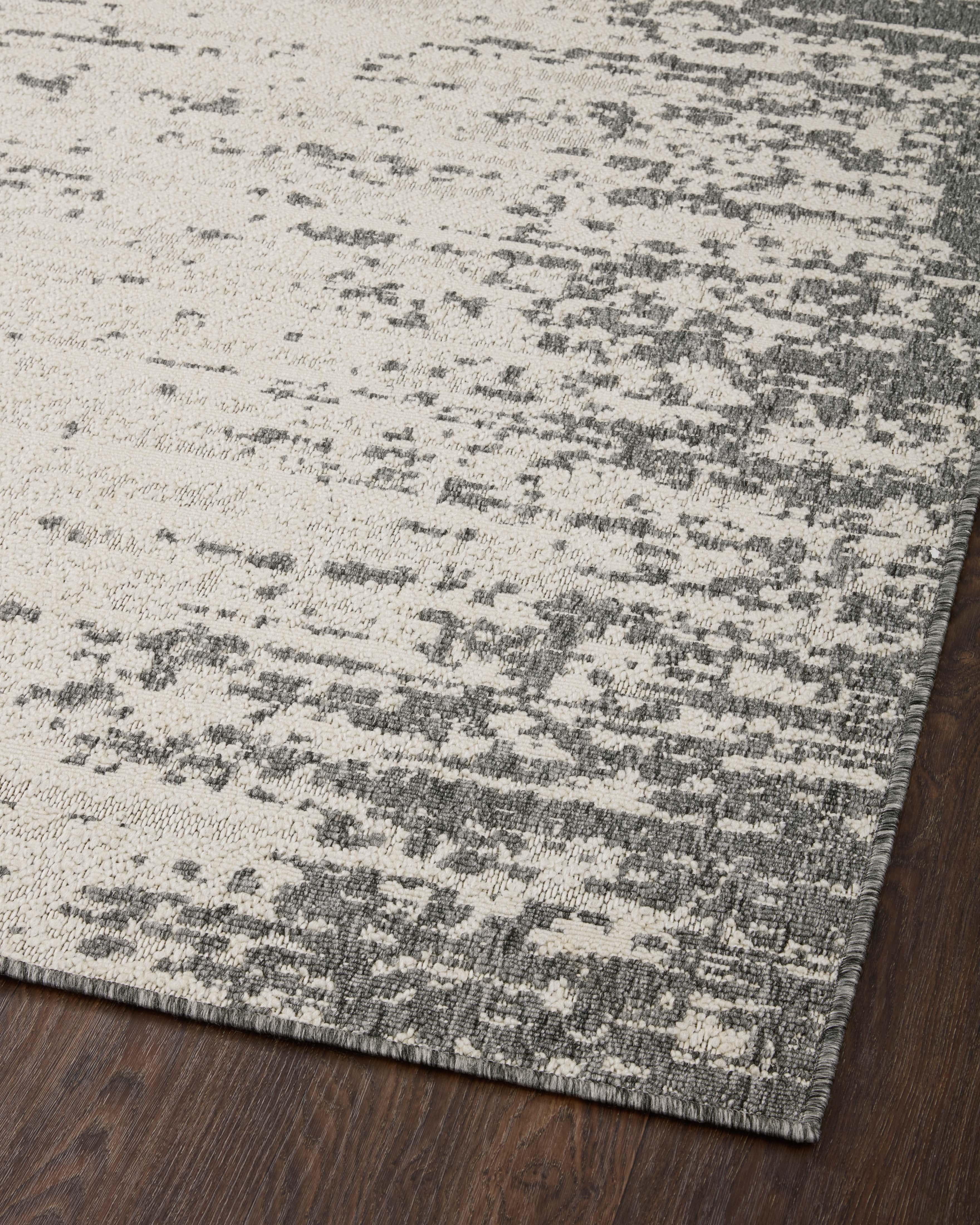 Indoor Outdoor Loloi Rainier Ivory / Grey 5'-3" x 7'-7" Area Rug