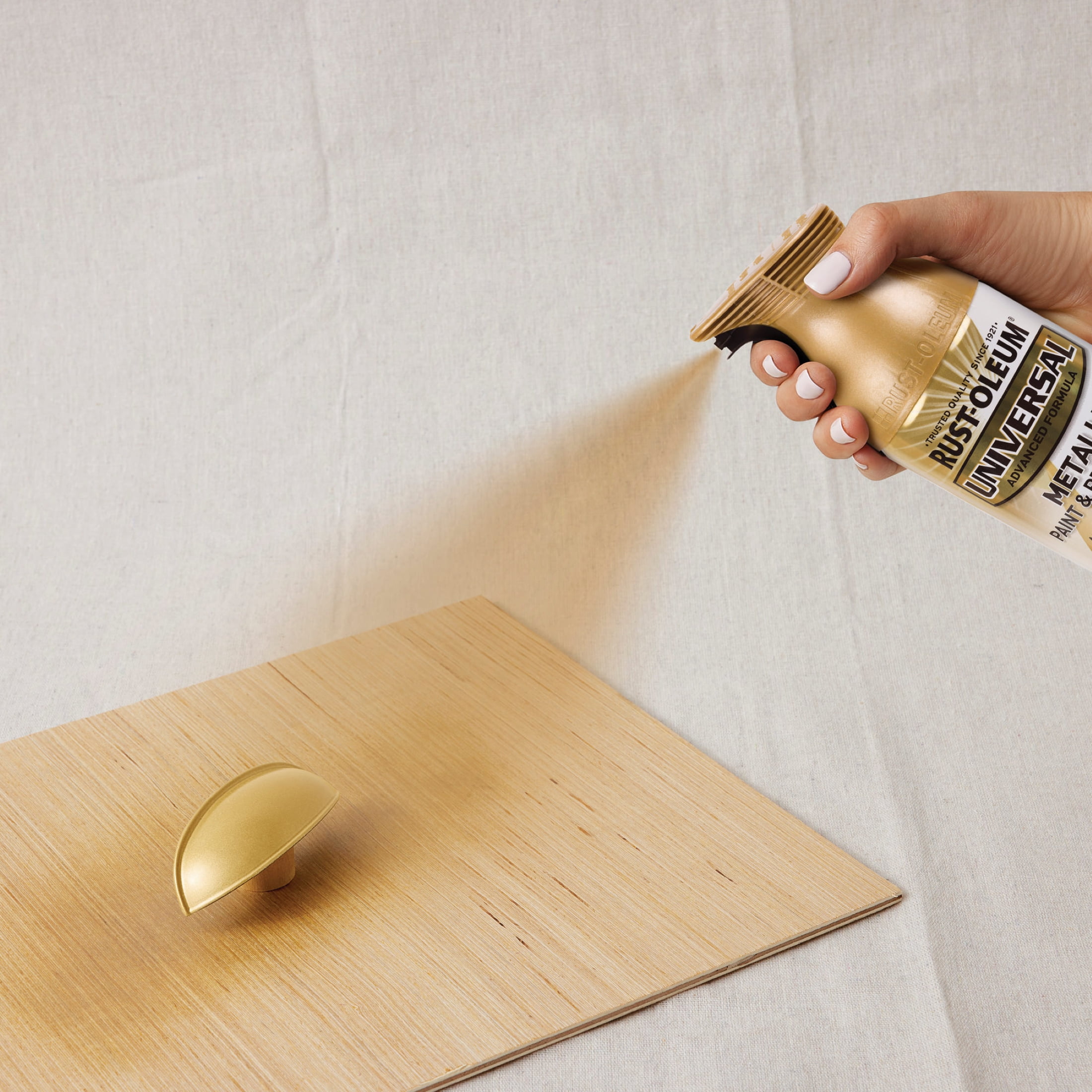 Pure Gold, Rust-Oleum Universal Metallic Paint & Primer Spray Paint-245221, 11 oz
