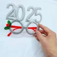 thumbnail image 1 of Adornos de copas de Navidad y Año Nuevo 2025 para fiestas de cumpleaños infantiles, accesorios fotográficos para fiestas navideñas de Papá Noel, 1 of 4