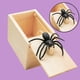 thumbnail image 1 of Caja de broma de araña de goma, juguetes divertidos en caja de madera para adultos y niños, 1 of 8