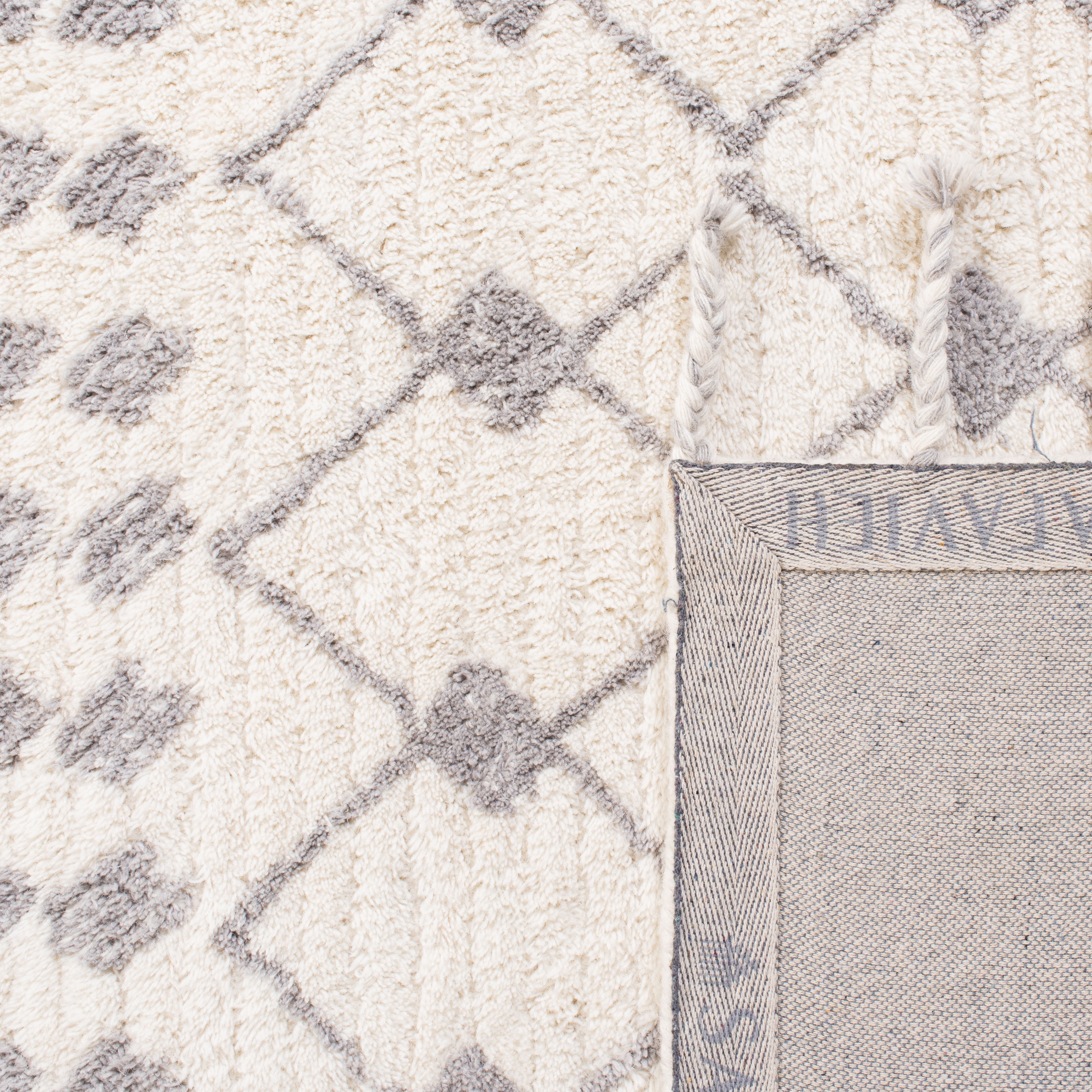 SAFAVIEH Casablanca Victoria Moroccan Wool Area Rug, Ivory/Silver, 8' x 10'