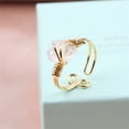 thumbnail image 4 of Xiao Hua Anillo natural hecho a mano, adecuado para hombres y mujeres, anillo de hilo dorado hecho a mano con piedra triturada de cristal natural (azul), 4 of 5