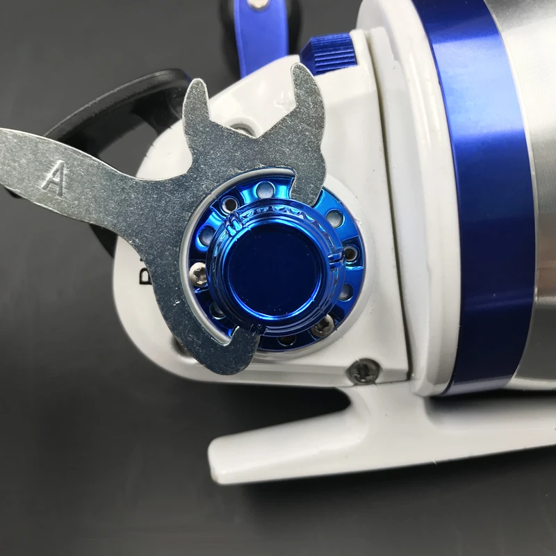 BL35 Fishing Spincast Reel 6+1BB Closed Metal Coil Slingshot Shoot Fish Hunting Outdoor with wristband 5#PE line 55M