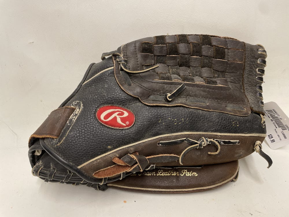 Rawlings Baseball-Glove Freestanding Display – Fixtures Close Up