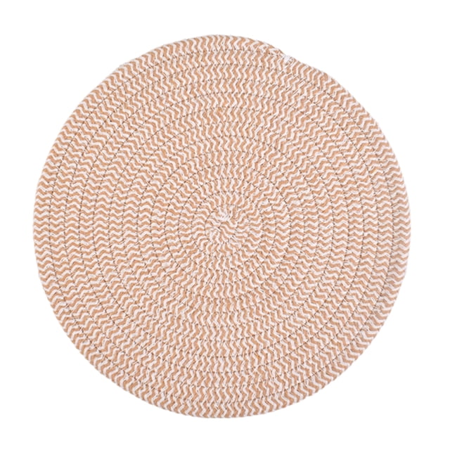 mantel individual genérico de 18 cm para mesa de cocina, color caqui. Vista frontal centrada de mantel circular de 18 cm de diámetro tejido en cuerda de algodón con patrón trenzado caqui y beige, textura entrelazada y borde redondeado sobre fondo blanco; adecuado como posaplatos, almohadilla térmica o tapete decorativo.
