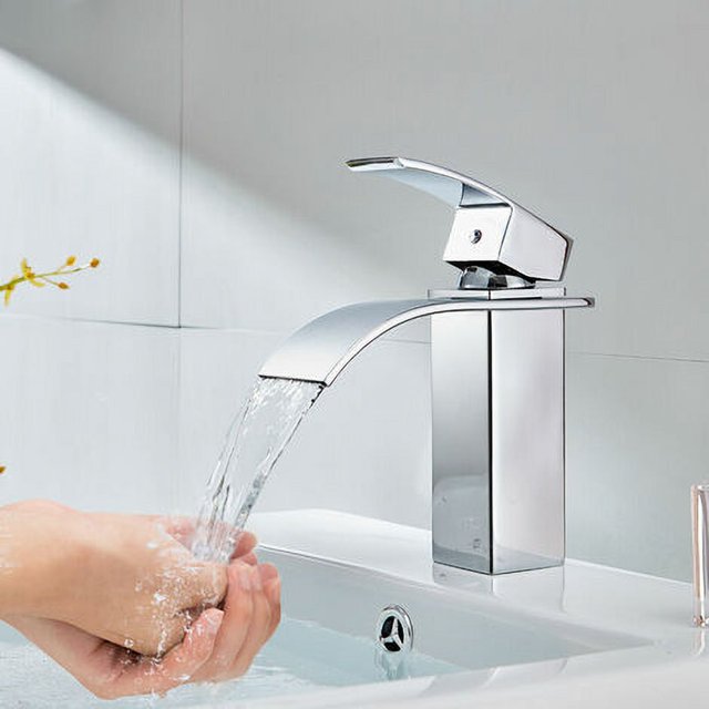 Elegante grifo para lavabo de baño, construcción de latón macizo, diseño en cascada, grifos cromados que cumplen con la ADA, palanca ergonómica de fácil operación para un uso cómodo, rendimiento