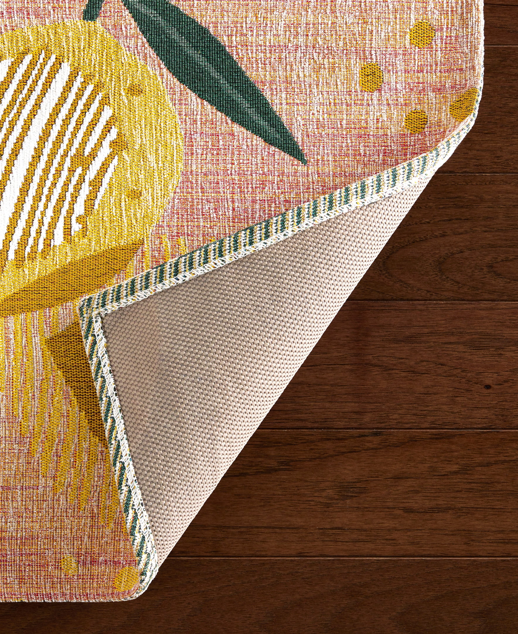 TOWN & COUNTRY LUXE Livie Fresh Lemon Everwash® Washable Multi-Use Decorative Rug, Kitchen Rug, Low-Profile Door Mat, Bedroom Rug and Dorm Room Rug with Non-Slip Backing, Peach Pink, 24"x40"