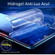 thumbnail image 3 of Mica Hidrogel Anti Luz Azul Compatible Con iPhone + Kit, 3 of 3