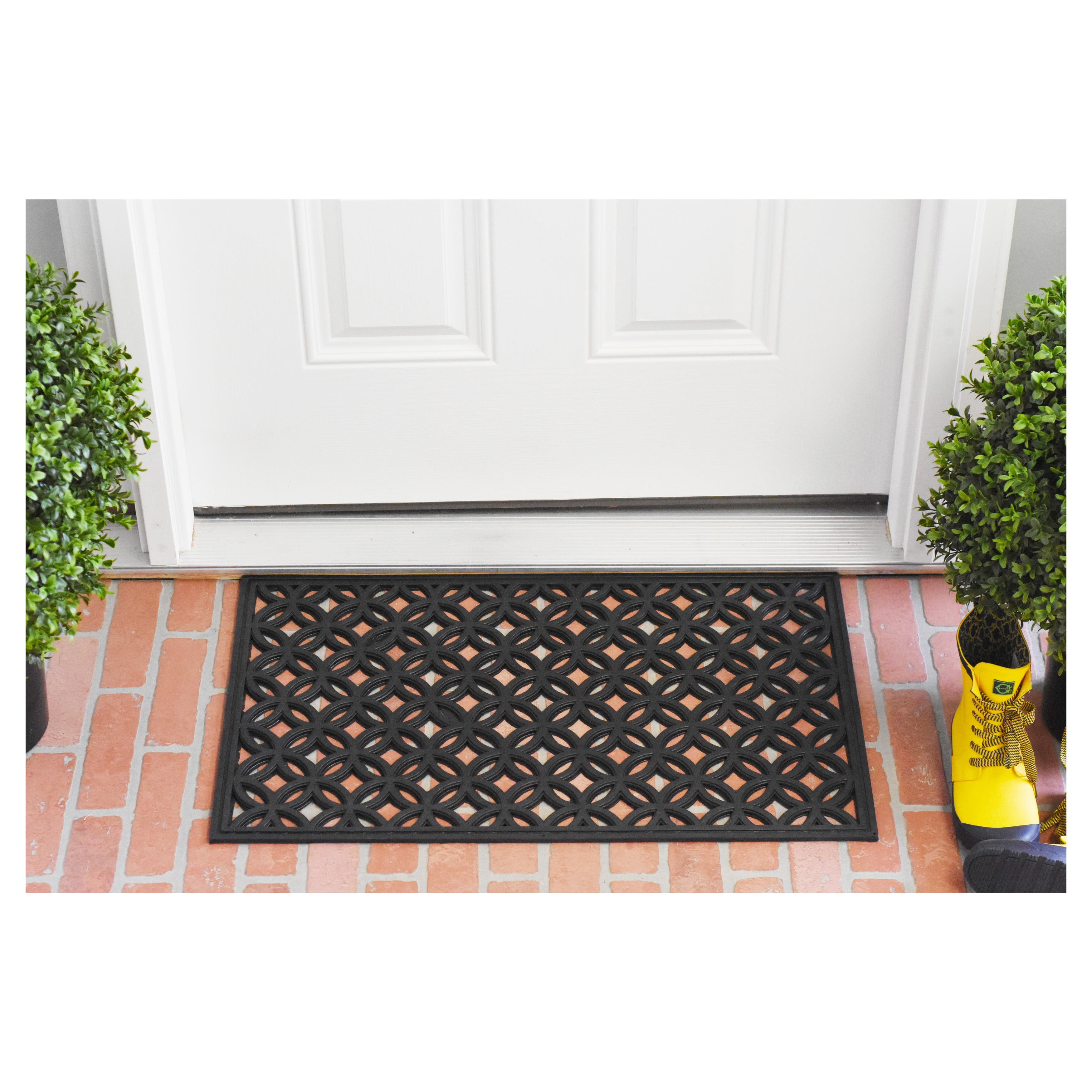 Calloway Mills Circles Rubber Outdoor Doormat 18" x 30"