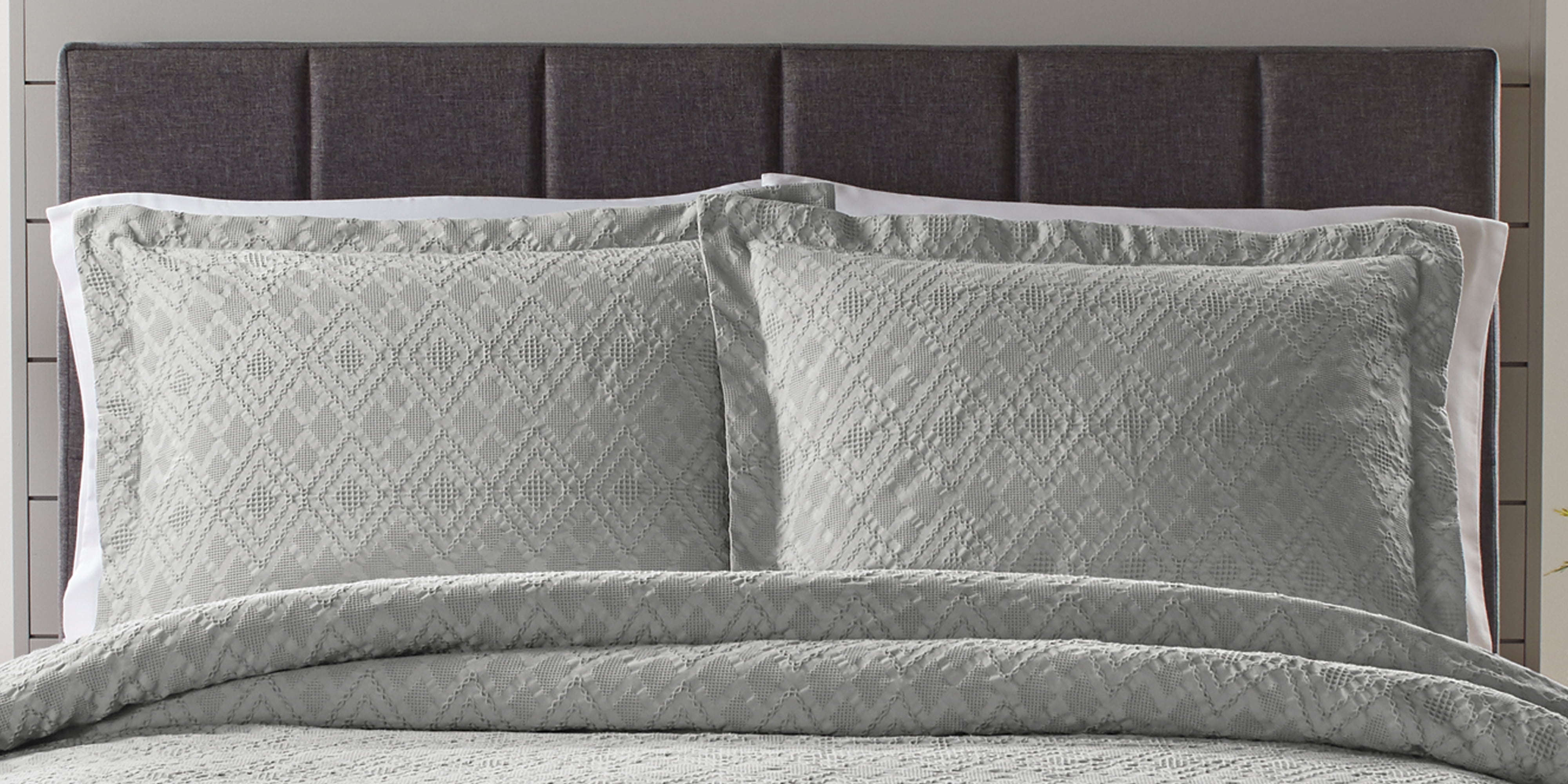 Better Homes and Gardens Waffle Grey 3-Piece Comforter Set, King, Gray