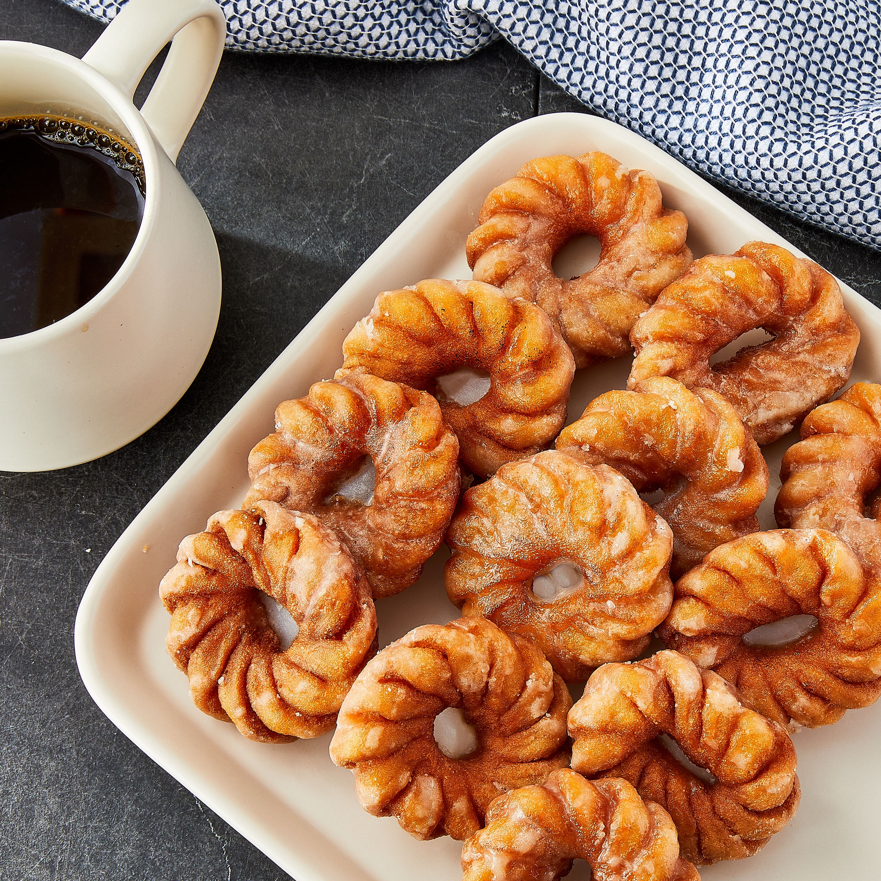 Freshness Guaranteed Glazed Mini Crullers, 10 oz Clamshell, 10 Count (Shelf-Stable)