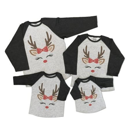 

7 ate 9 Apparel Matching Family Merry Christmas Shirts - Cute Reindeer Face with Bow Grey Shirt 4T