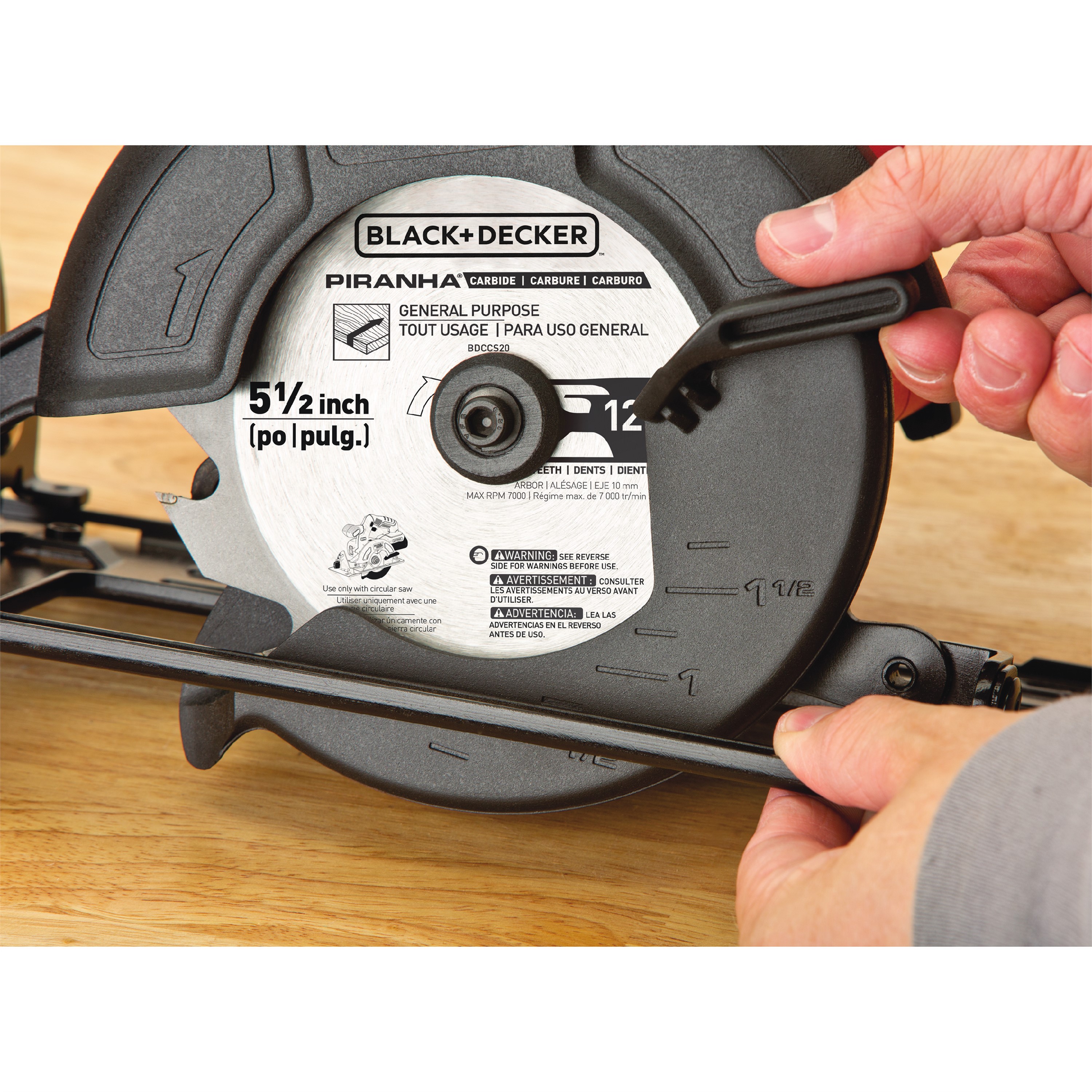 BLACK+DECKER 20V Max Lithium-Ion Cordless 5-1/2-Inch Circular Saw, Battery  Included, BDCCS20C