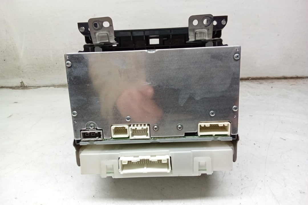 Pre-Owned 11 2011 Nissan Maxima CD Player Radio Receiver OEM - Verify Specific Vehicle Fitment In Description - (Good)