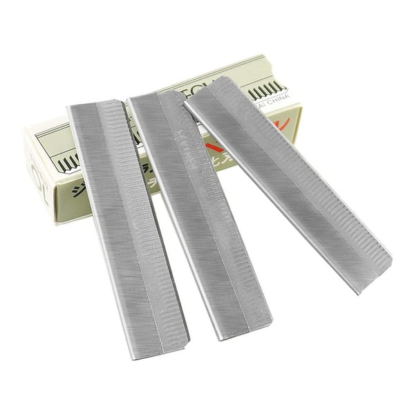 50Pcs Single Edge Razor Blades, Stainless Steel Straight Razor Blade Refills, Eyebrow Trimmer Facial Hair Blades for Women and Men