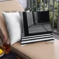 thumbnail image 1 of Ahgly Company Color Focus Black Coussin Décoratif d'Extérieur, 18 Po X 18 Po, 1 of 6