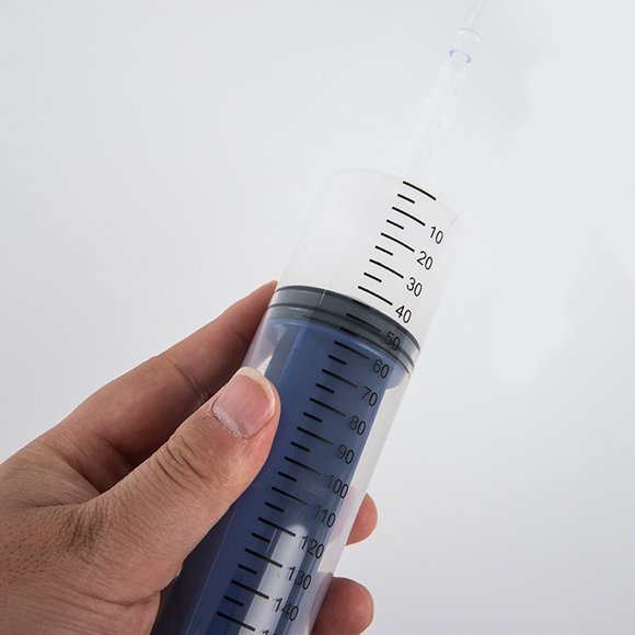 Automotive Fluid Syringe