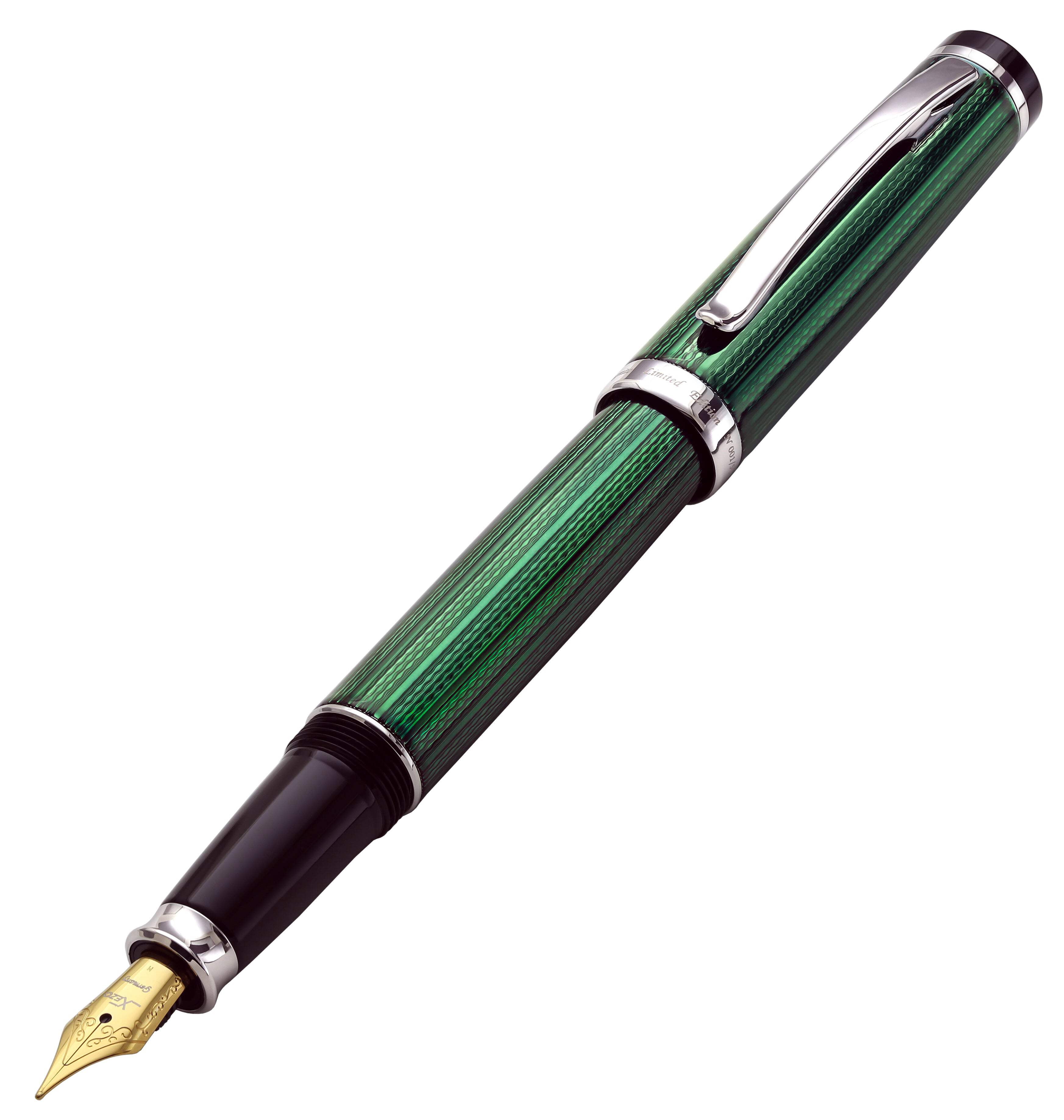 Xezo Xezo Incognito™ Diamond-Cut Lacquered Brass Fountain Pen (Medium Nib) - Forest Green