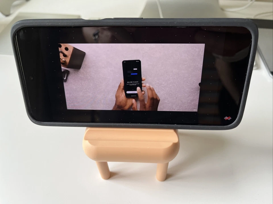 FLINT- Desktop Phone Stand Small Bench Chair Mobile Phone Holder For 4-7-Inch Phones