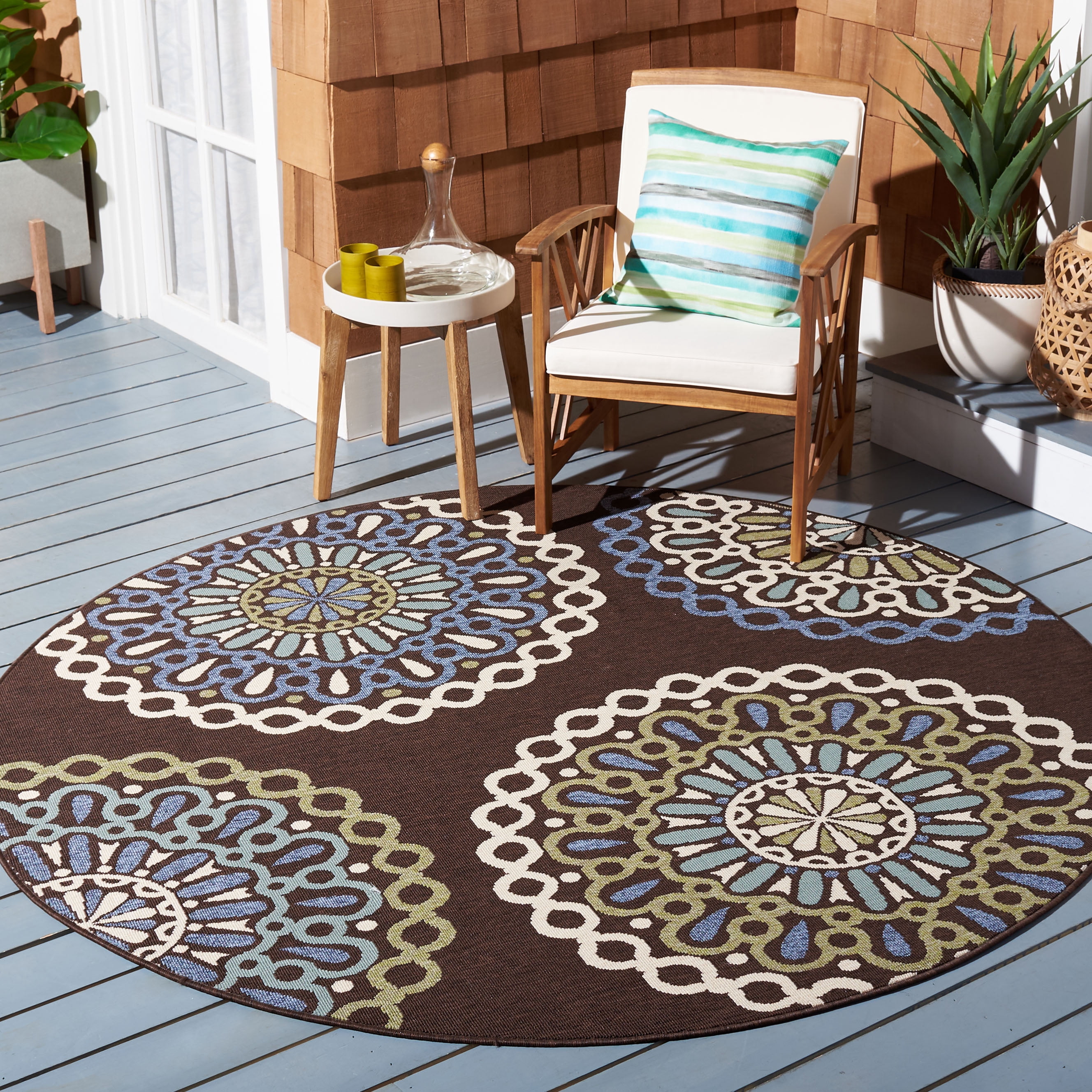SAFAVIEH Veranda Axum Geometric Indoor/Outdoor Area Rug, Chocolate/Blue, 5'3" x 5'3" Round