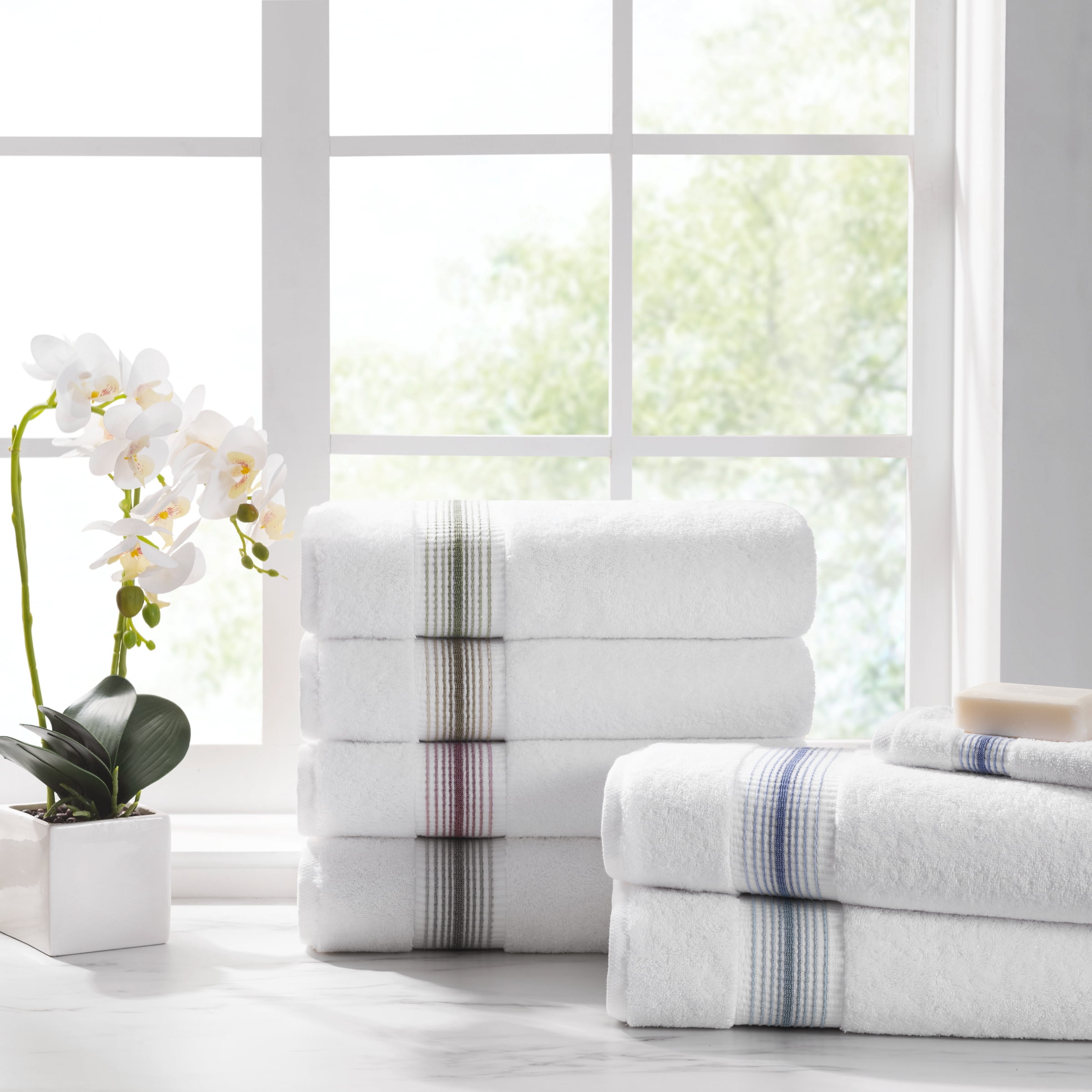 Aston & Arden Turkish Cotton Bath Towels (2-Pack, Thick 600 GSM, 30x60 in., Ultra Soft and Plush, White with Crystal Blue Ombre Striped Border