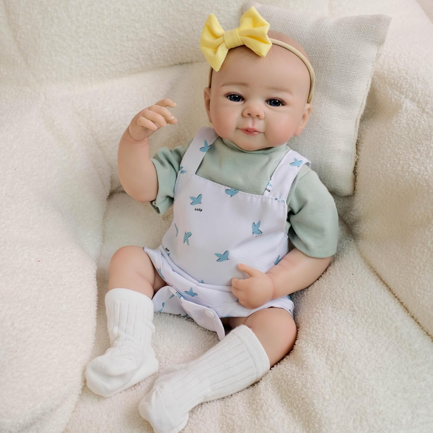 Cute Reborn Baby Dolls Cloth Body Realistic Baby Doll 20 Inch Lifelike Newborn Real Babies Eyes Open Reborn Toddler Handmade Weighted Poseable Dolls Sets for Kids