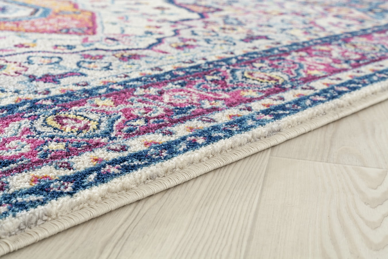 United Weavers Caledonia Sia Farmhouse Medallion Area Rug, Magenta, 9'10" X 13'2"