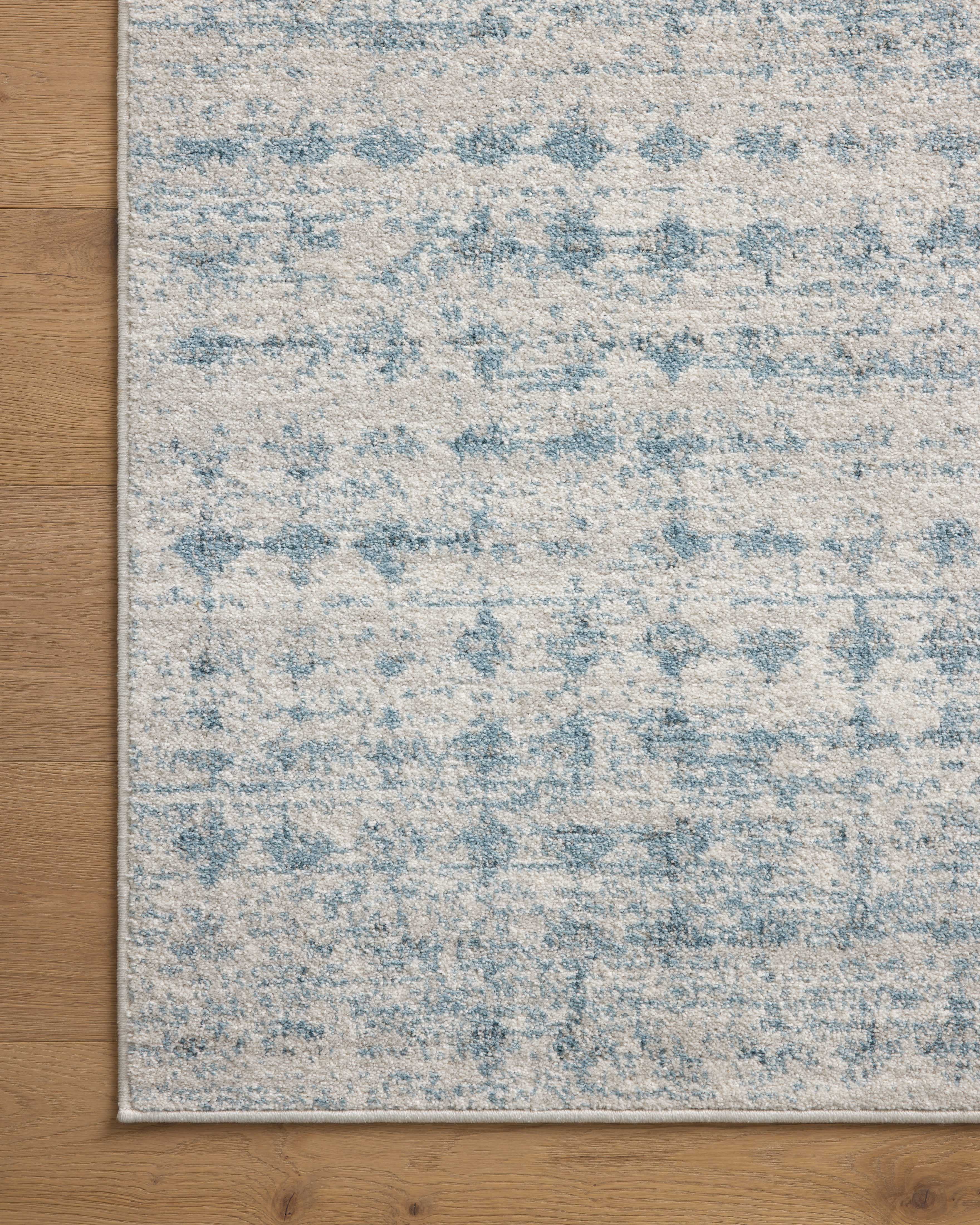 Loloi Kamala Sky / Dove 6'-7" x 9'-6" Area Rug