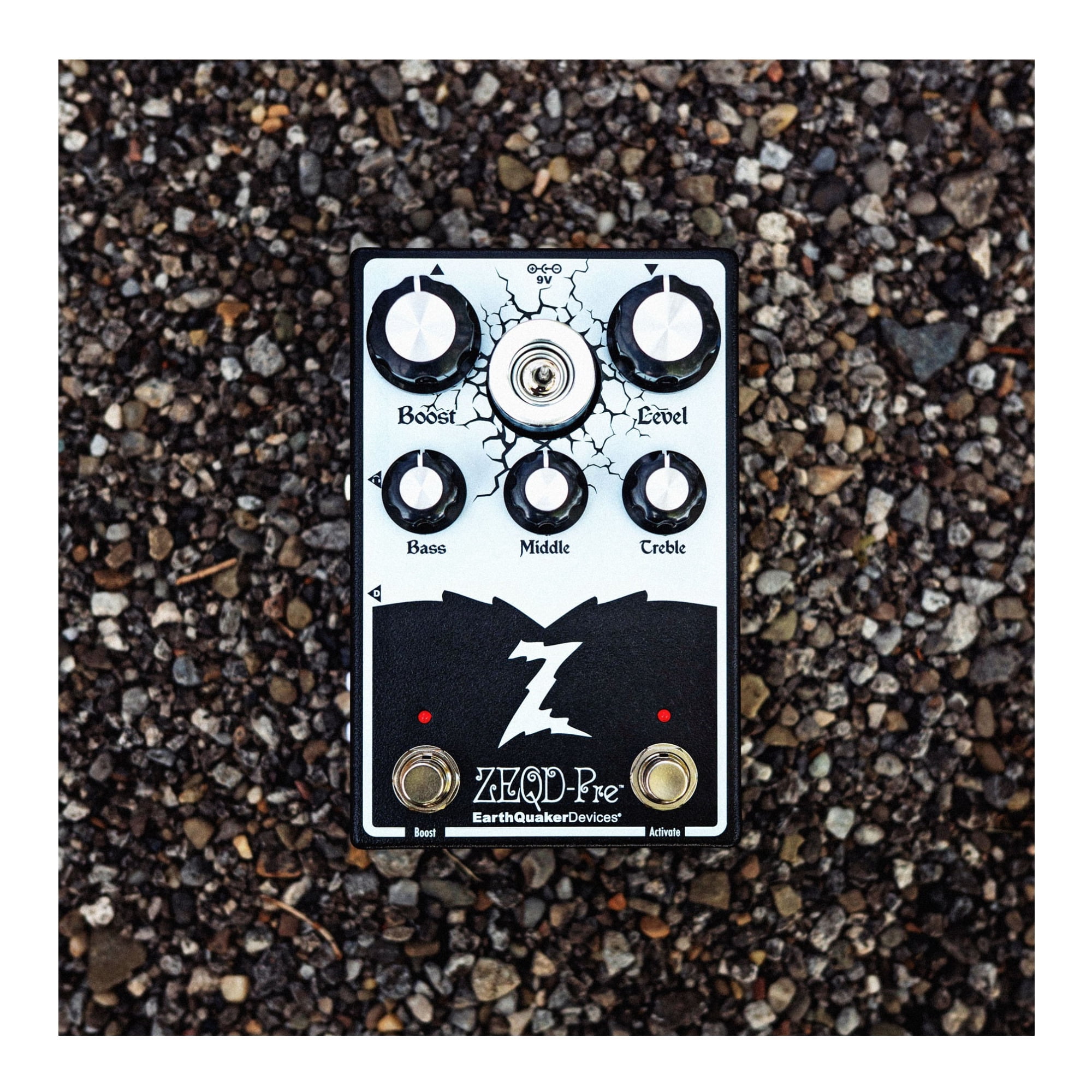 Earthquaker ZEQD-Pre All-Analog Tube Preamp with EF86 Tube, Passive 3-Band EQ, Analog Cabinet Simulation